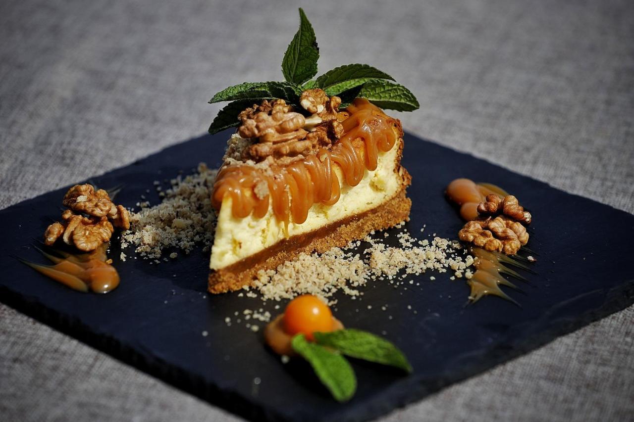 Country Spa Retreat Snagov Εξωτερικό φωτογραφία Cheesecake with salted caramel