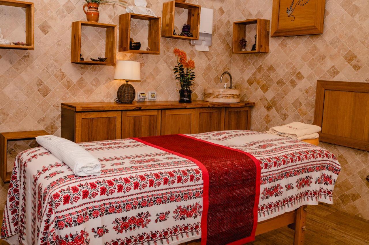 Country Spa Retreat Snagov Εξωτερικό φωτογραφία Massage table