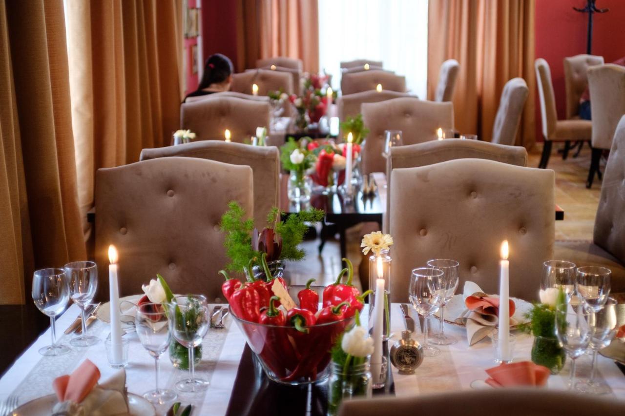 Country Spa Retreat Snagov Εξωτερικό φωτογραφία A table set for a dinner party