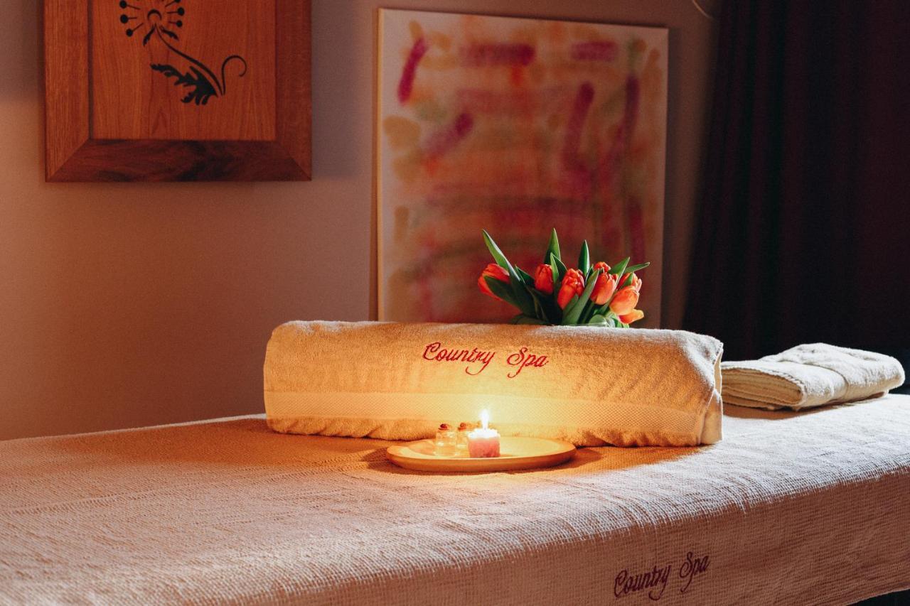 Country Spa Retreat Snagov Εξωτερικό φωτογραφία A spa treatment table