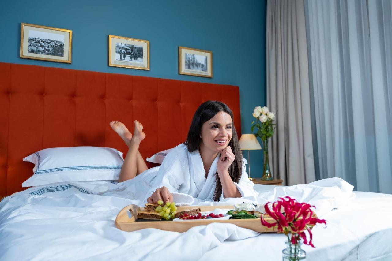 Country Spa Retreat Snagov Εξωτερικό φωτογραφία A woman in a bathrobe